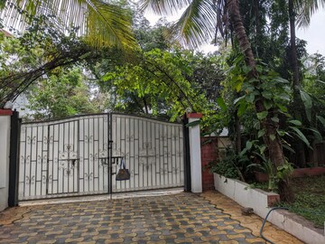 Balcony in 6+ BHK Villa at Magarpatta City Mulberry Gardens, Hadapsar – for Sale