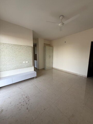 Room in 2 BHK Apartment at Signature Global Proxima, Sector 89 – for Rent