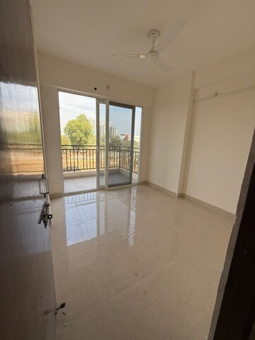 Room in 2 BHK Apartment at Signature Global Proxima, Sector 89 – for Rent