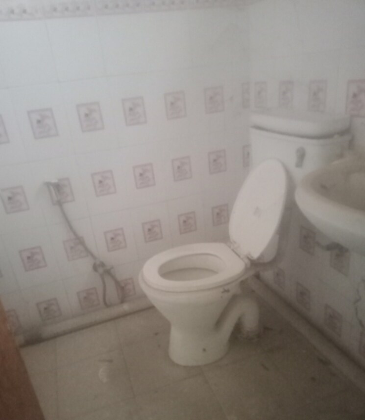 Bathroom, aliganj 2 Bedroom 631 Sq.Ft. Independent House In Aliganj Lucknow 8748080