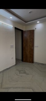 2 BHK + Extra Room 675 Sq.Ft. Builder Floor in Sant Nagar Main Market 