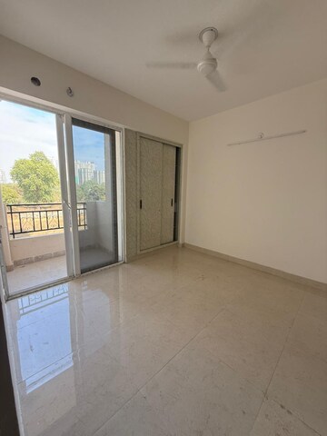 Room in 2 BHK Apartment at Signature Global Proxima, Sector 89 – for Rent