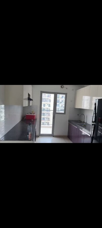 Room in 3 BHK Apartment at Gulshan Bellina, Sector 16 Greater Noida – for Rent