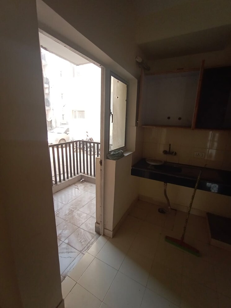 Bathroom, sare-springview-floors 4 Bedroom 1300 Sq.Ft. Builder Floor In Lal Kuan Ghaziabad 8748120