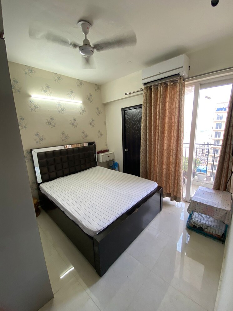Bedroom, signature-the-serenas 2 Bedroom 724 Sq.Ft. Apartment In Sohna Sector 36 Gurgaon 8742425