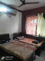 300 Sq.Ft. Pg in Exclusive 