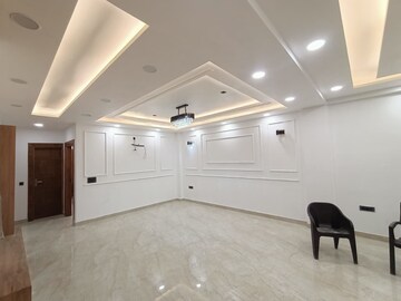 Kitchen in 3 BHK Builder Floor at Sector 37 – for Rent