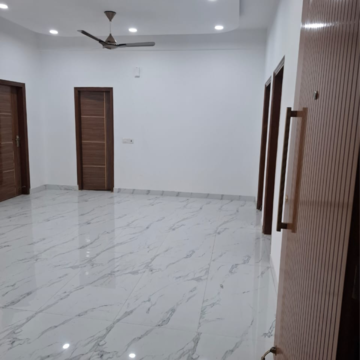 Building Lobby in 4 BHK Builder Floor at Sector 105 – for Rent