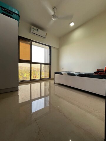 Room in 1 BHK Apartment at Platinum Prive, Andheri West – for Rent