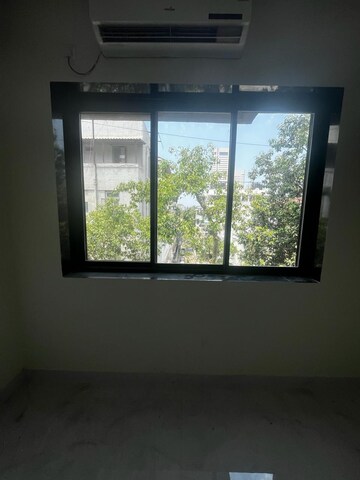 Room in 1 BHK Apartment at Usha Sadan Apartment, Colaba – for Rent