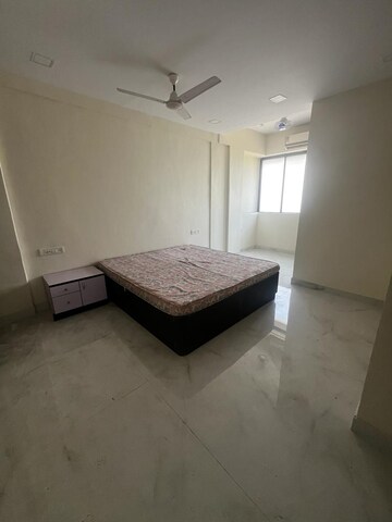 1 BHK Apartment For Rent in Usha Sadan Apartment, Colaba