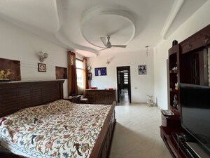 Bedroom in 5 BHK Villa at Saket – for Sale
