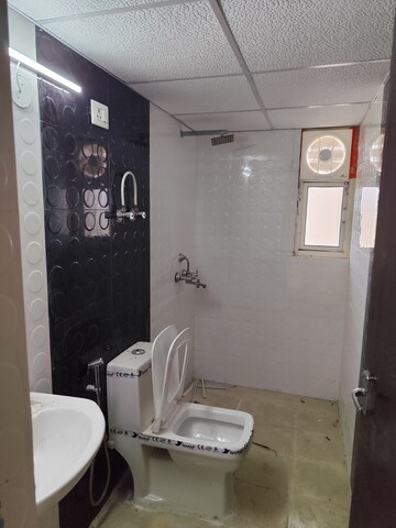 Bathroom in 3.5 BHK Apartment at Gardenia Golf City, Sector 75 – for Rent