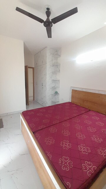 Room in 2 BHK Apartment at Signature Global Proxima, Sector 89 – for Rent