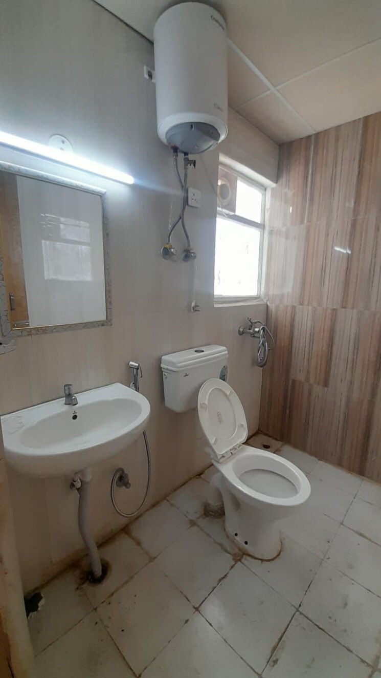 Bathroom, signature-global-proxima 2 Bedroom 674 Sq.Ft. Apartment In Sector 89 Gurgaon 8748321