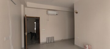 Room in 5 BHK Apartment at SS Linden, Sector 84 – for Rent