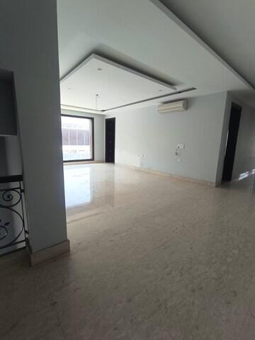 Room in 5 BHK Villa at Saket – for Sale