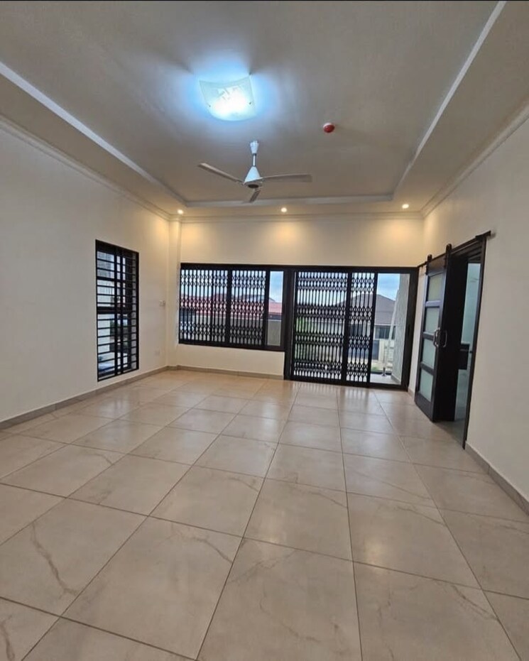 Room, sector 30 3 Bedroom 2700 Sq.Ft. Builder Floor In Sector 30 Faridabad 8748399