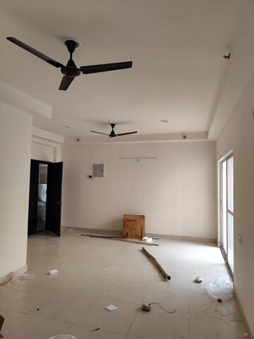 Furnished Amenities in 3 BHK Apartment at Aims Golf Avenue II, Sector 75 – for Rent