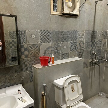 Bathroom in 2 BHK Villa at RWA Apartments Sector 27, Sector 27 – for Rent