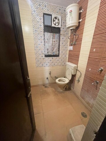 Bathroom in 1 BHK Builder Floor at Subhash Nagar – for Rent
