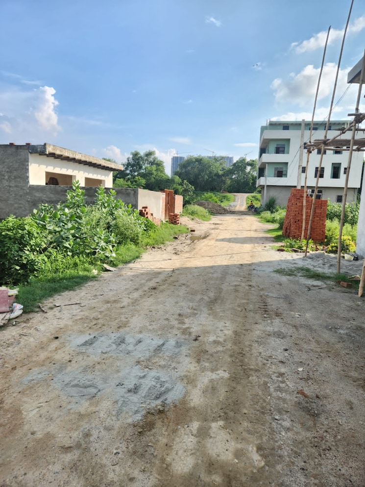 Nearby, sector 142  450 Sq.Ft. Plot In Sector 142 Noida 8748426