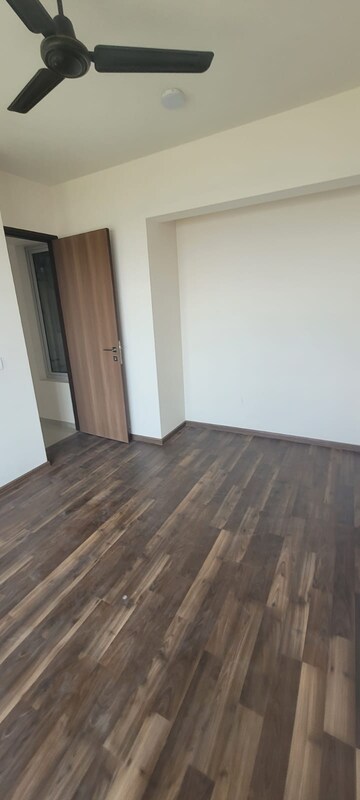 2 BHK Apartment For Rent in Piramal Vaikunth, Balkum Pada