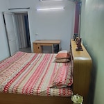 3 BHK + Pooja Room 1800 Sq.Ft. Apartment in Varun Enclave