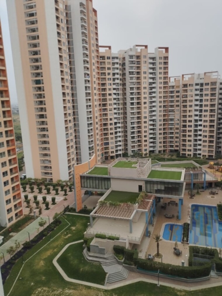 Exterior View, shapoorji-pallonji-joyville-phase-2 2 Bedroom 824 Sq.Ft. Apartment In Sector 102 Gurgaon 8748464