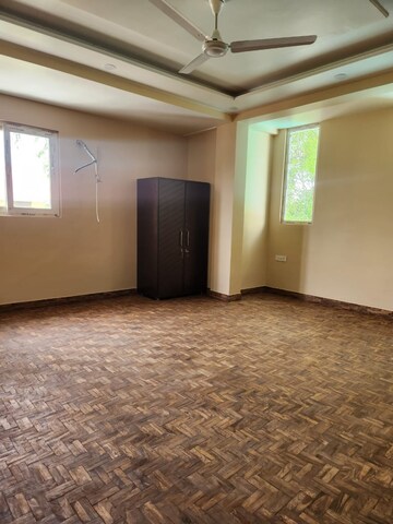 Room in 4 BHK Villa at Saket – for Rent