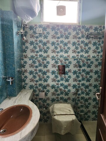 Bathroom in 4 BHK Villa at Saket – for Rent