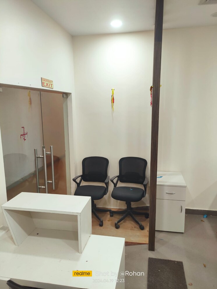 Team Area, mani-casadona Commercial Office Space 750 Sq.Ft. In New Town Kolkata 8748472
