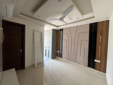 Building Lobby in 3 BHK Builder Floor at Reach 3 Roads, Sector 70 – for Sale
