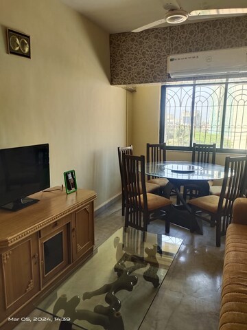Master Bedroom in 2 BHK Apartment at Hiranandani Powai Park, Powai – for Rent