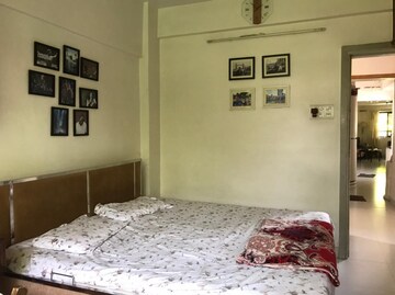 Bedroom in 2 BHK Apartment at Kamal Kunj Vile Parle, Vile Parle West – for Rent