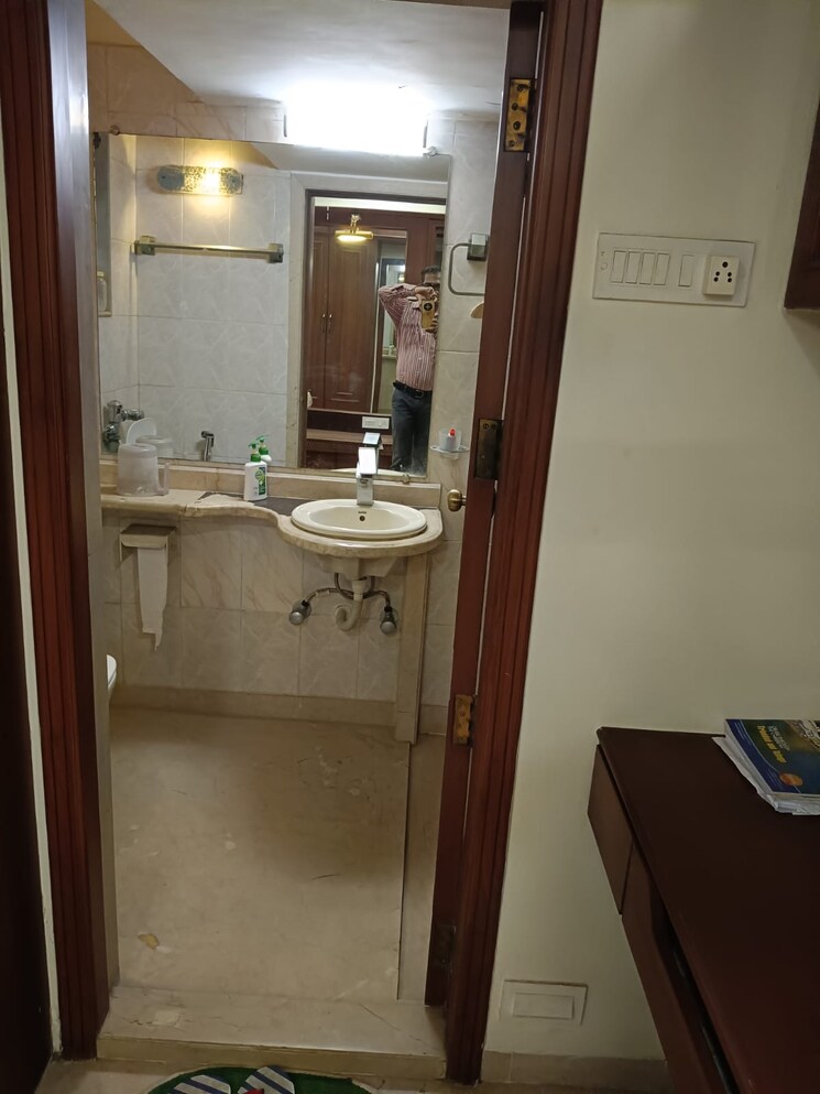 Bathroom, indralok-apartments-andheri 2 Bedroom 1156 Sq.Ft. Apartment In Andheri West Mumbai 8748497
