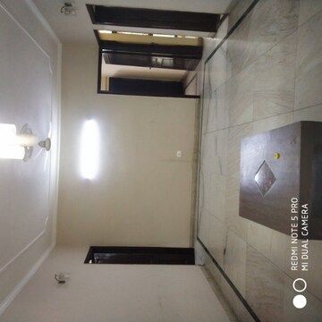 Bathroom in 3.5 BHK Builder Floor at SS Southend Floors, South City 2 – for Rent