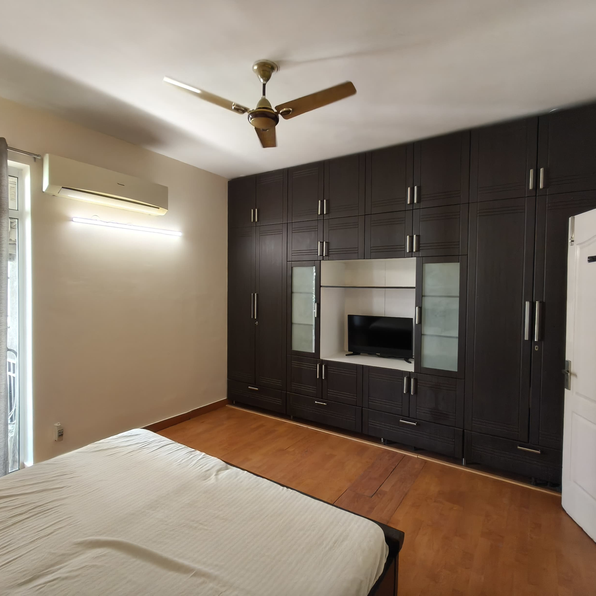 3 BHK + Servant Room 2550 Sq.Ft. Apartment in Central Park II-Bellevue