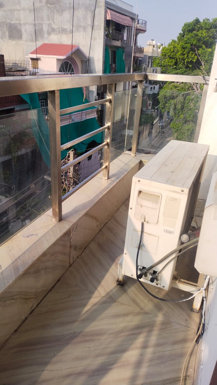 Balcony, shivalik colony 1 Bedroom 1800 Sq.Ft. Builder Floor In Shivalik Colony Delhi 8748522