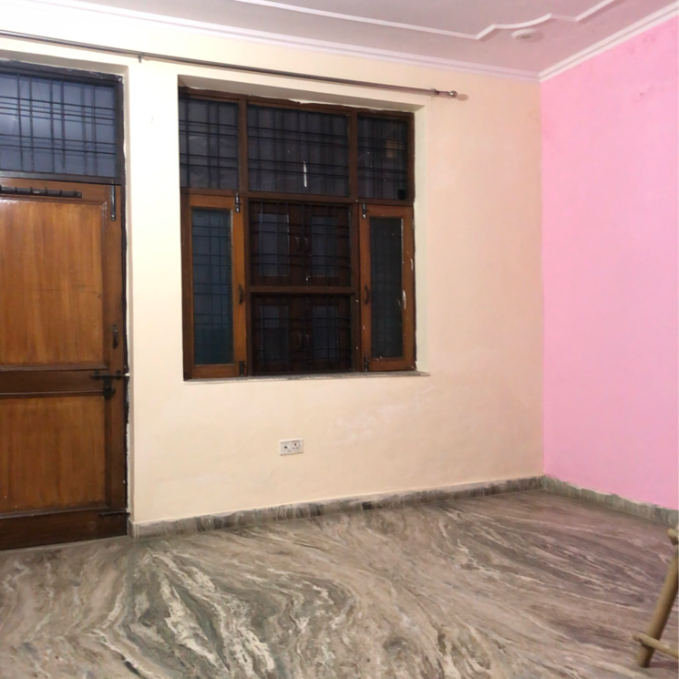 Room, sector 22b 2.5 Bedroom 1400 Sq.Ft. Villa In Sector 22b Gurgaon 8748584