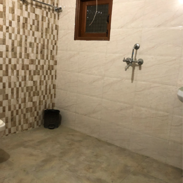 Parking in 2.5 BHK Villa at Sector 22b – for Rent