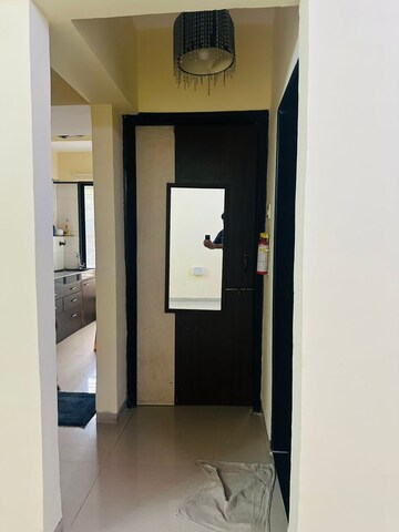 2 BHK Apartment For Rent in Suraksha Apartment, Andheri West