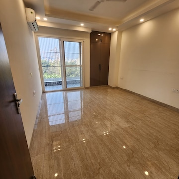 Room in 3 BHK Builder Floor at Unitech South City II, South City 2 – for Rent
