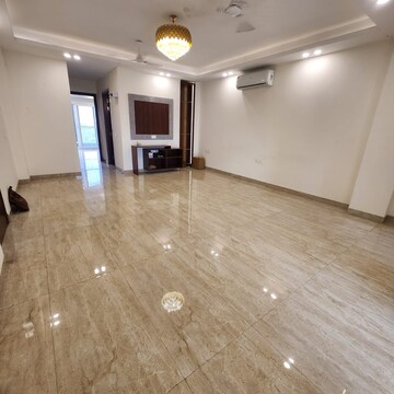 Room in 3 BHK Builder Floor at Unitech South City II, South City 2 – for Rent