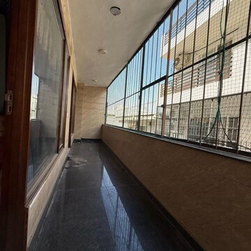Balcony in 3 BHK Builder Floor at Unitech South City II, South City 2 – for Rent