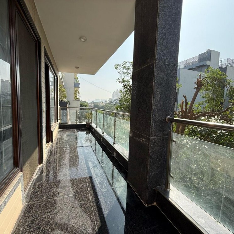 Balcony, unitech-south-city-ii 3 Bedroom 240 Sq.Yd. Builder Floor In South City 2 Gurgaon 8748556