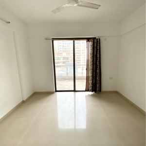 Room in 1 BHK Apartment at Platinum Park, Maan – for Sale
