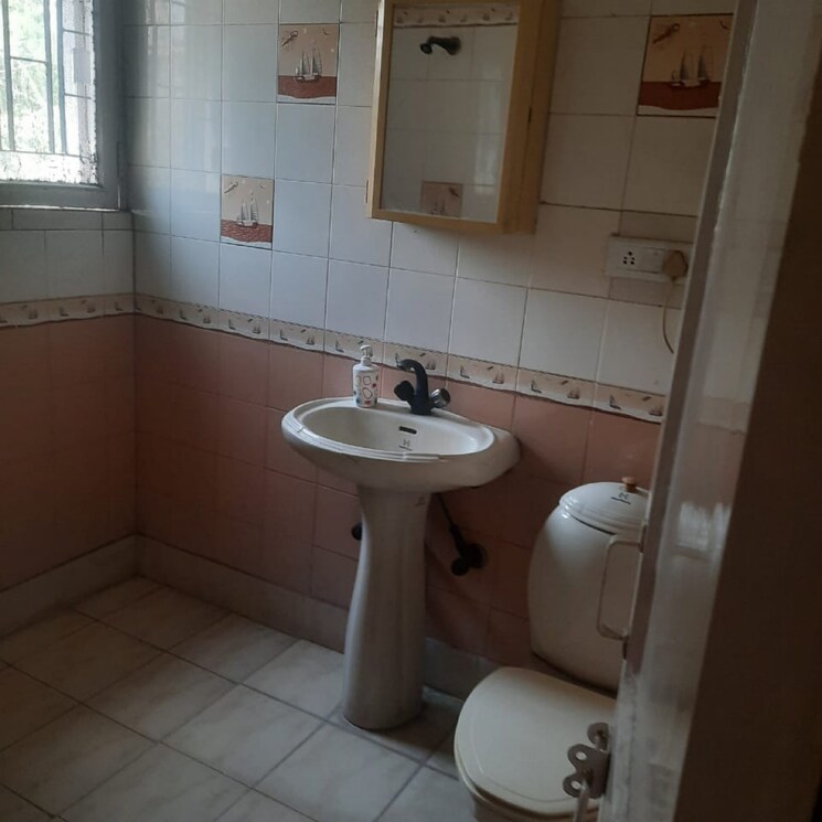 Bathroom, central-market 2 Bedroom 180 Sq.Ft. Villa In Sector 39a Noida Noida 8748563