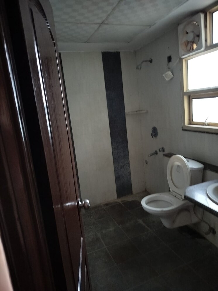 Bathroom, rof-aalayas 3 Bedroom 950 Sq.Ft. Apartment In Sector 102 Gurgaon 8748552