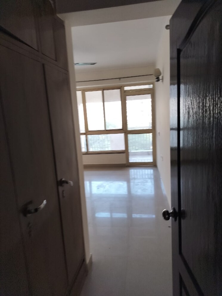 Room, rof-aalayas 3 Bedroom 950 Sq.Ft. Apartment In Sector 102 Gurgaon 8748552